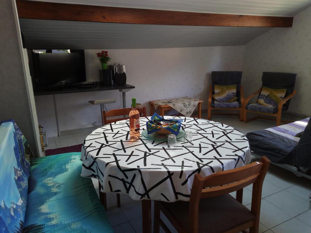 Zimmer Mit Fruehstueck Challes les Eaux Bagian luar foto